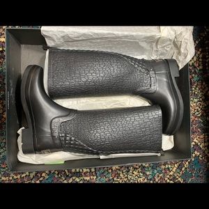 KENNETH COLE Midnight Rain Boot Rubber Size 6M